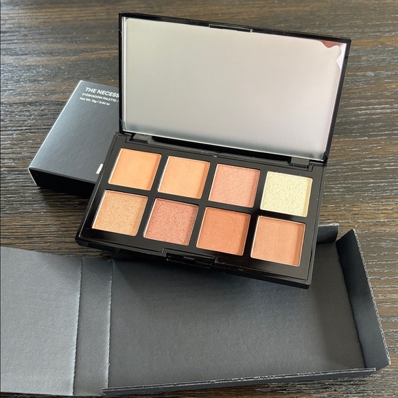 Phase Zero the necessities eyeshadow palette - Picture 5 of 5